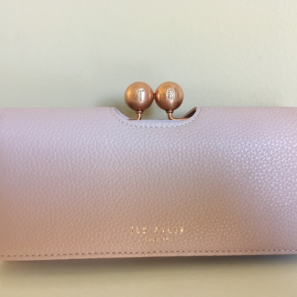 Ted Baker London JOSIEY BOBBLE SCRIPTED WALLET - Picture 2 of 8